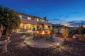 Terrace/patio - Mountain Views•Game Room•Theater•HeatedPool•Spa (Gold Canyon)