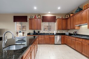 Fridge, microwave, oven, stovetop - Mountain ViewsGame RoomTheaterPoolSpa (Gold Canyon)