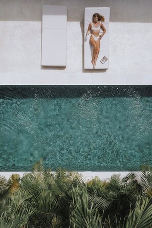 Pool - Casa Nuah — Designer 3BR Villa with pool — Tropical Stay Near Canggu. (Kabupaten Badung)