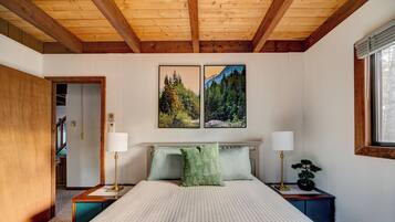 3 bedrooms, desk, travel cot, free WiFi