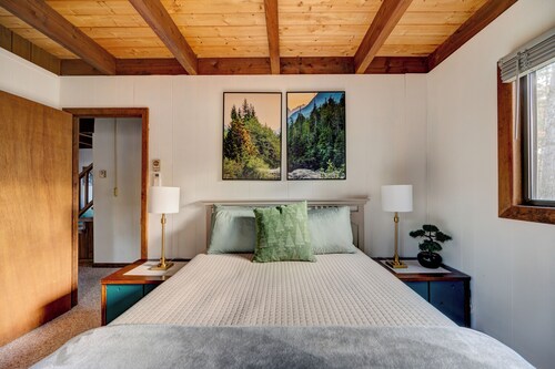 Cozy Cabin in Heart of Conway