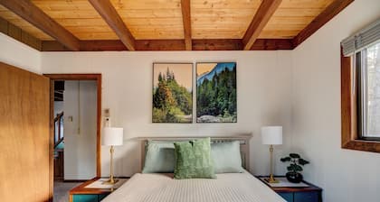 Cozy Cabin in Heart of Conway