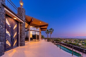 Terrace/patio - Mountain Views+City Views+Heated Pool+Luxury (Paradise Valley)