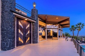 شرفة/رواق