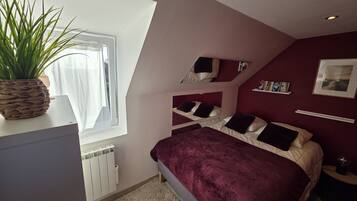 2 chambres, fer et planche à repasser, Wi-Fi gratuit, draps fournis