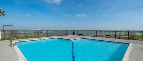 Condo (3 Bedrooms) | Property amenity