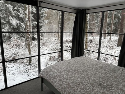 Tiny house in a bunker in the middle of the woods! Ideal for a couple's break