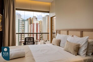 2 bedrooms, iron/ironing board, Internet, bed sheets - 15th Floor Bedsitter in a Condominium in Graça (Salvador)