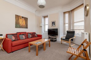 TV - Bonny Bay | Lower Largo (Lower Largo)