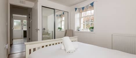 Ferros/tábuas de passar roupa, Wi-Fi de cortesia, roupa de cama