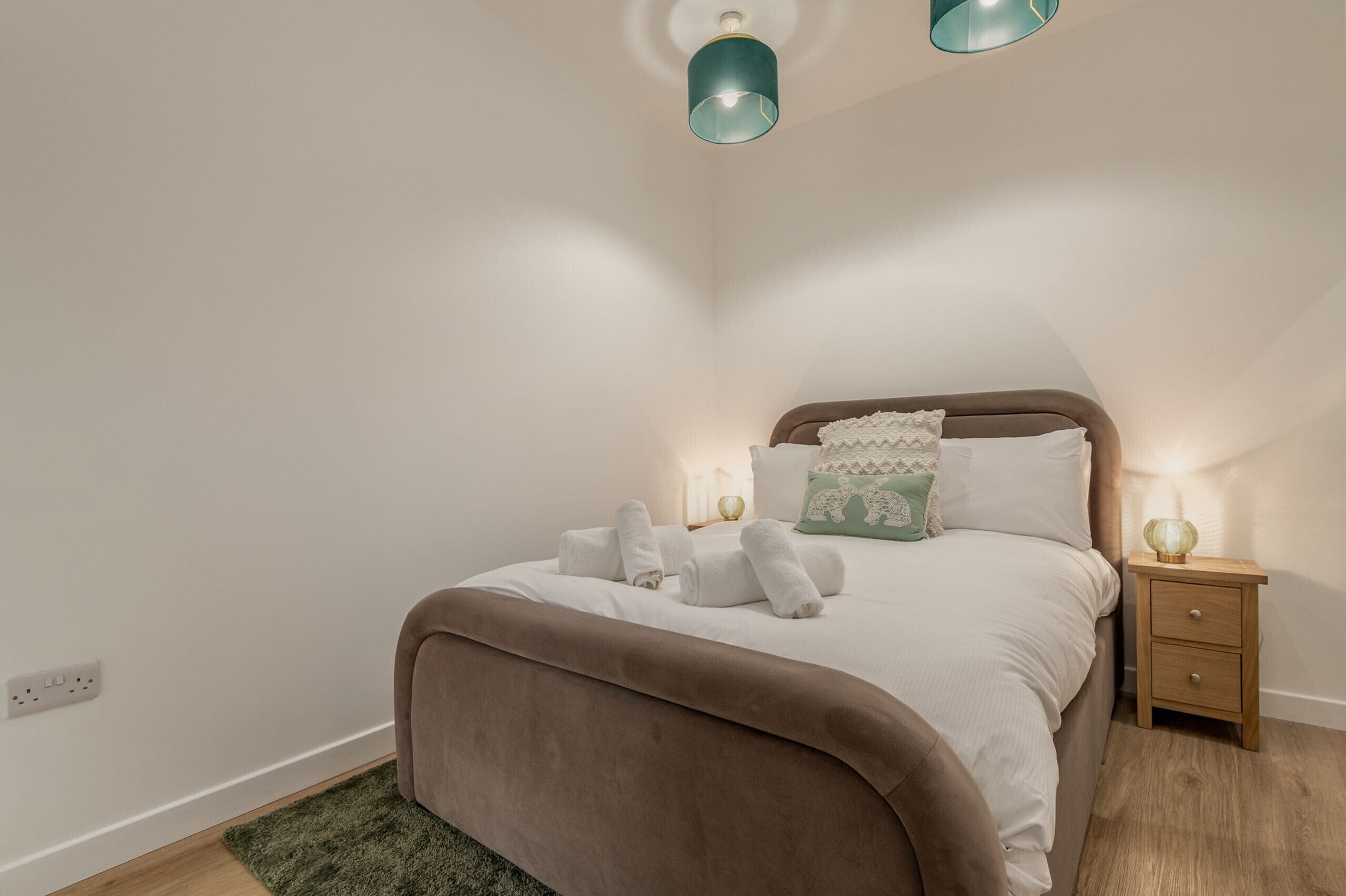 WiFi (free), bed sheets