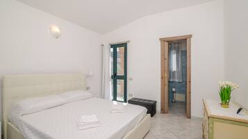 1 habitación, wifi y ropa de cama