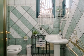 Douche, serviettes fournies