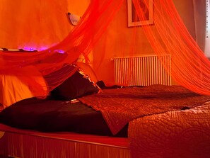 1 bedroom, iron/ironing board, WiFi, bed sheets - Le Mas des Vignes parisian hacienda (Suresnes)