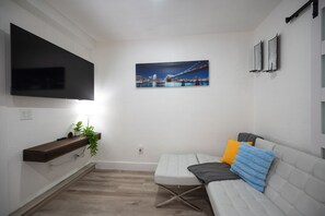 Smart TV - Cozy 1-bedroom apartment in beautiful Las Vegas with AC (Las Vegas)