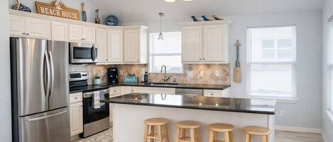 Mikrobølgeovn, ovn, kogeplade, opvaskemaskine