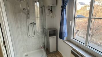 Dutxa, assecador de cabells i tovalloles