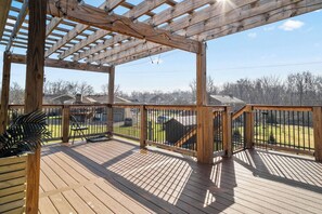 Terrace/patio - Clemens House - Relaxing Lexington Home for Long Stays (Lexington)