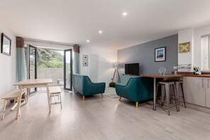 TV - Lamond Drive Garden Apartment (St Andrews)