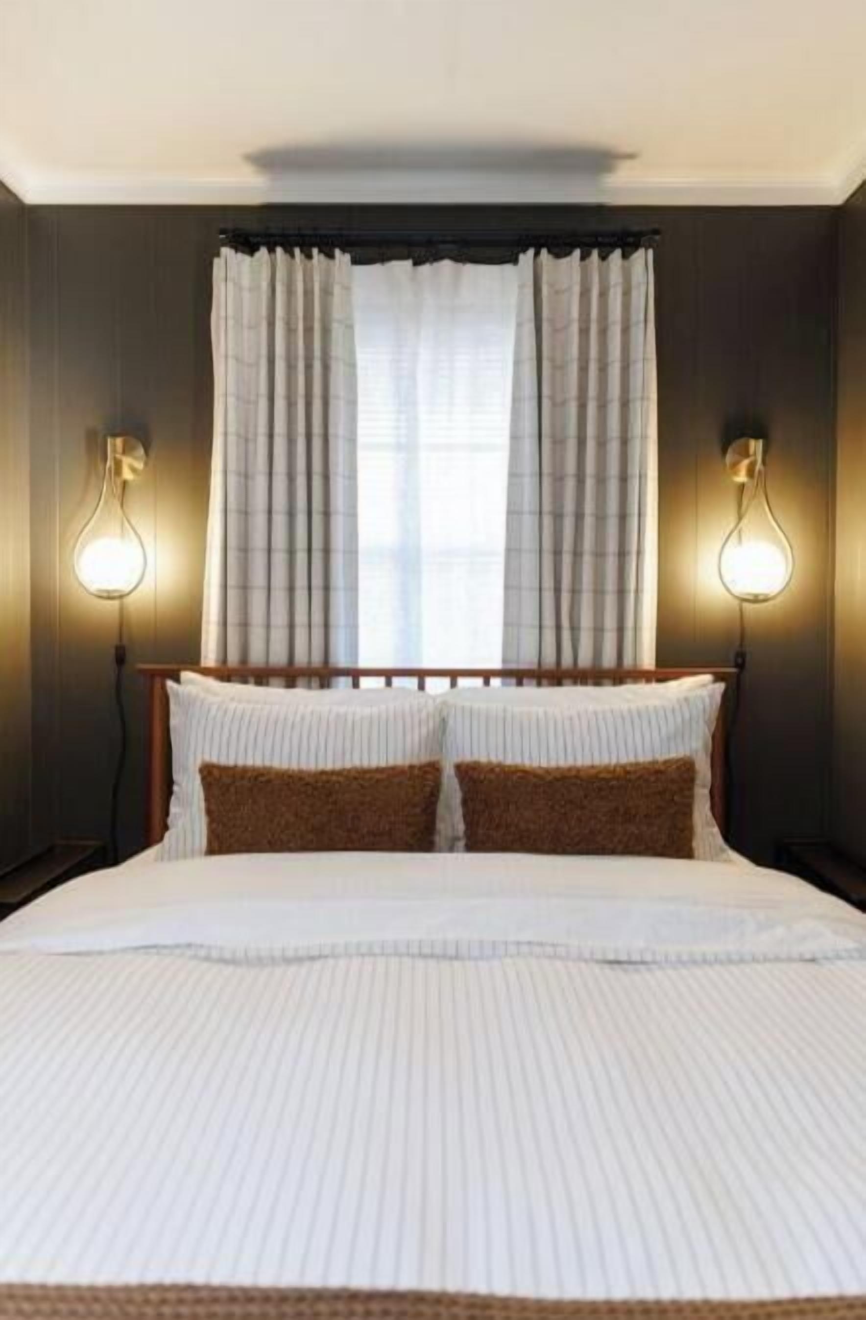 2 chambres, fer et planche à repasser, accès au Wi-Fi (inclus)