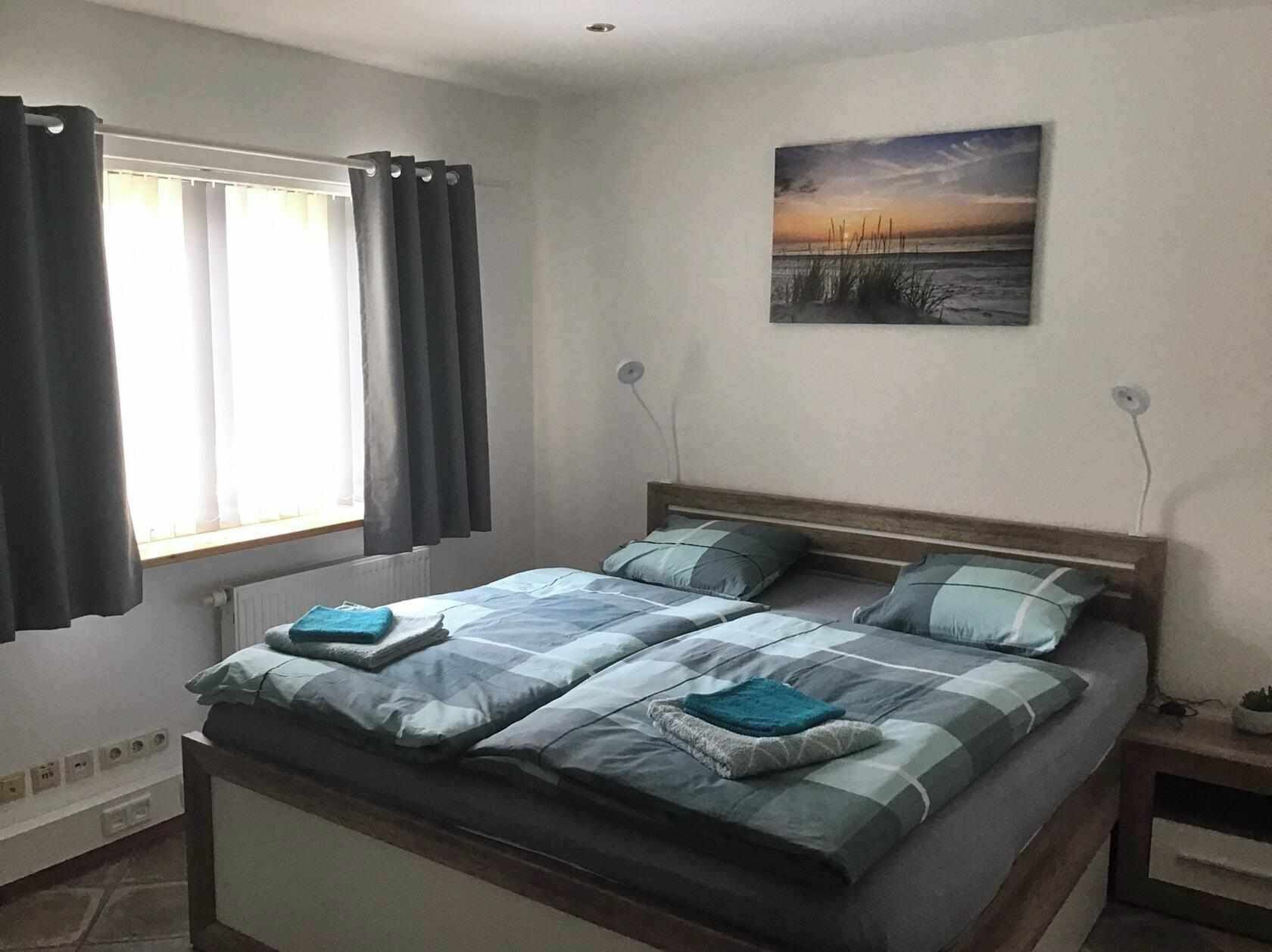 Iron/ironing board, internet, bed sheets