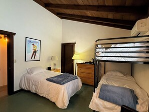20 chambres, fer et planche Ă repasser, Wi-Fi, literie fournie
