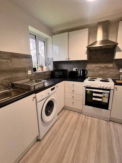 Stylish 2-bedroom apartment in peaceful Manchester neighbourhood