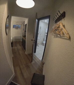 Suihku, pyyhkeet, vessapaperi