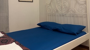 Shared Dormitory, 1 Bedroom | 1 bedroom - Room-b&b Fantasia Camera 2 (Bologna)