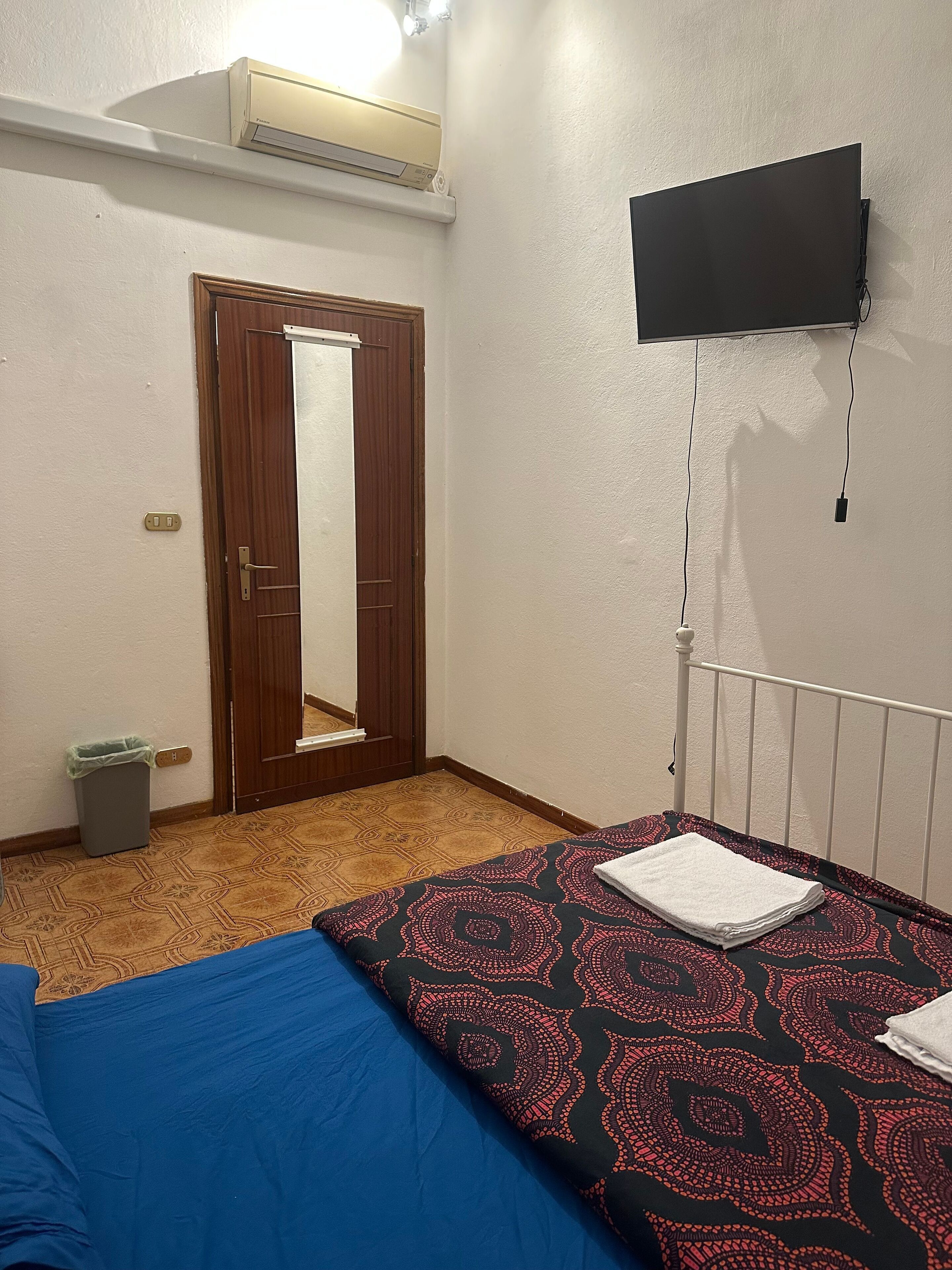 Dormitorio condiviso, 1 camera da letto | Servizio della camera