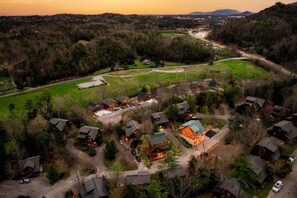Exterior - Indoor Pool, Hot Tub, & Game Room | Close 2 Strip (Sevierville)