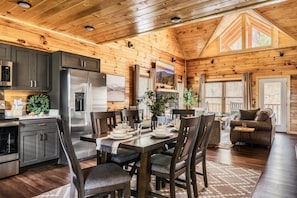 Interior - Indoor Pool, Hot Tub, & Game Room | Close 2 Strip (Sevierville)