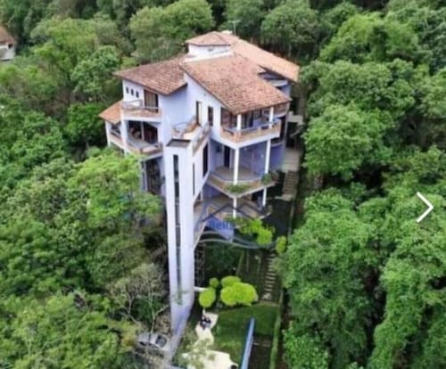 HIGH-END CONDO SECTOR