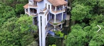 HIGH-END CONDO SECTOR