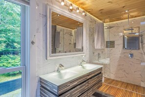Shower, hair dryer, towels, soap -  Oceanfront Seaglass Estate  Near Acadia National Park, with Hot Tub and Views! (Gouldsboro)
