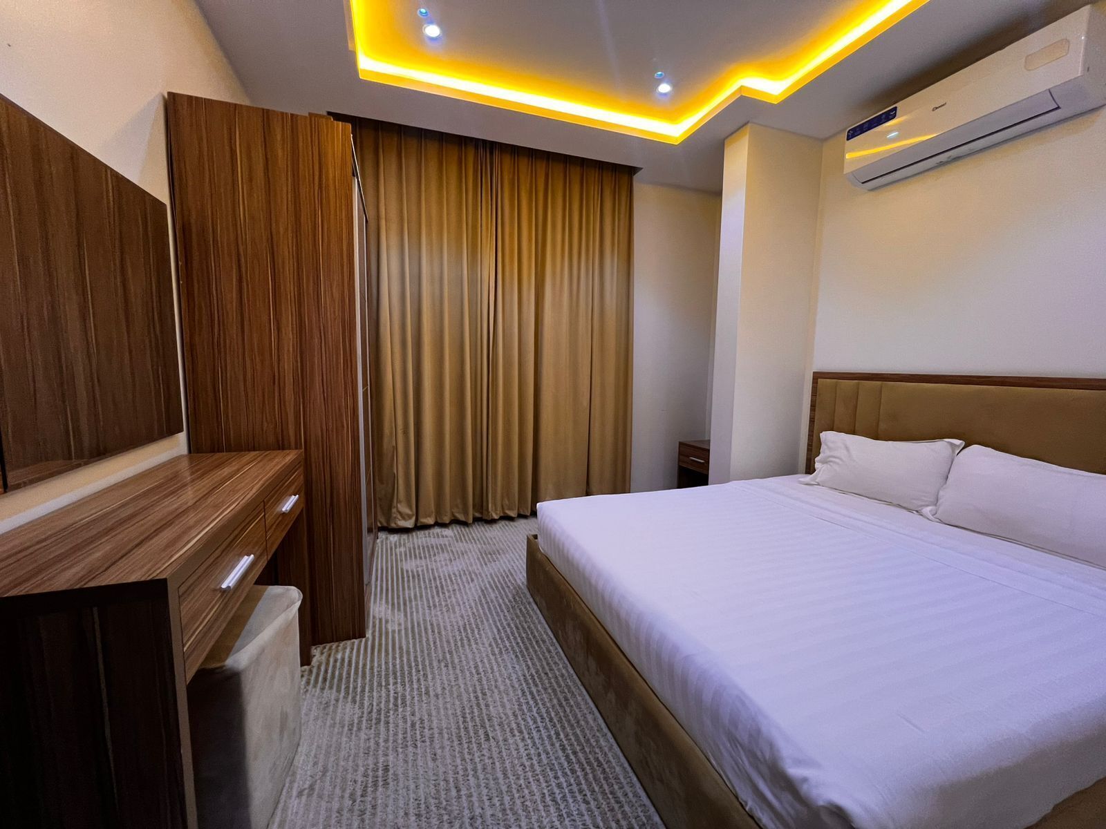 2 bedrooms, iron/ironing board, Internet, bed sheets