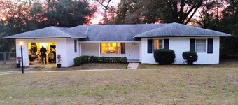 Golf House in Citrus Springs Golf & Country Club/near Crystal River w/fire pit.