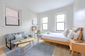 1 bedroom, desk, iron/ironing board, WiFi - Harmonious South End Studio (Boston)