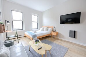 1 bedroom, desk, iron/ironing board, WiFi - Harmonious South End Studio (Boston)