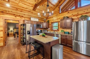 Fridge, microwave, oven, stovetop - Amazing Luxury NEW 8bdrm Cabin-Pool-Arcades-Gazebo (Sevierville)