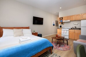 1 Schlafzimmer, Schreibtisch, Bügeleisen/Bügelbrett, WLAN