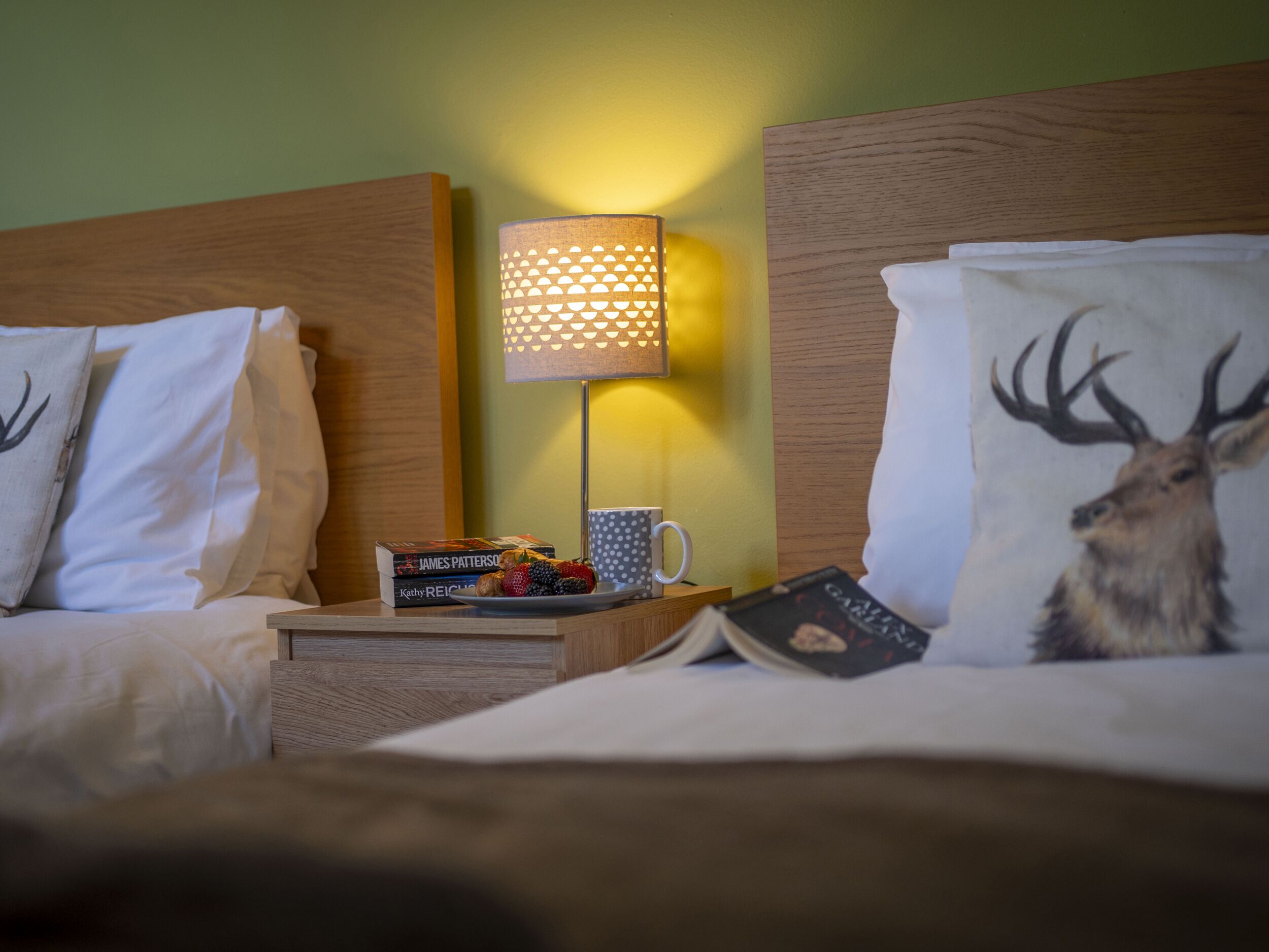 3 عدّة غرف نوم وبديكورات فريدة لكل غرفة وطراز فريد لكل وحدة