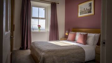 3 bedrooms, individually decorated, individually furnished, free WiFi