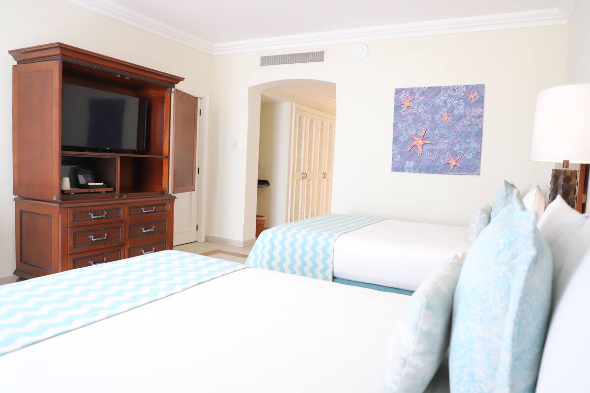 In-room safe, iron/ironing board, free WiFi