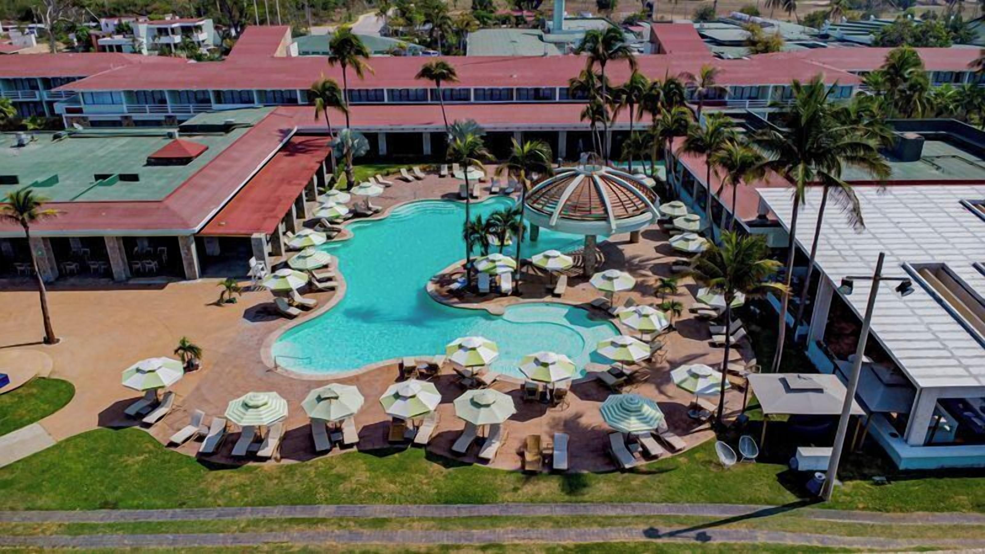 Vista frontal de la propiedad