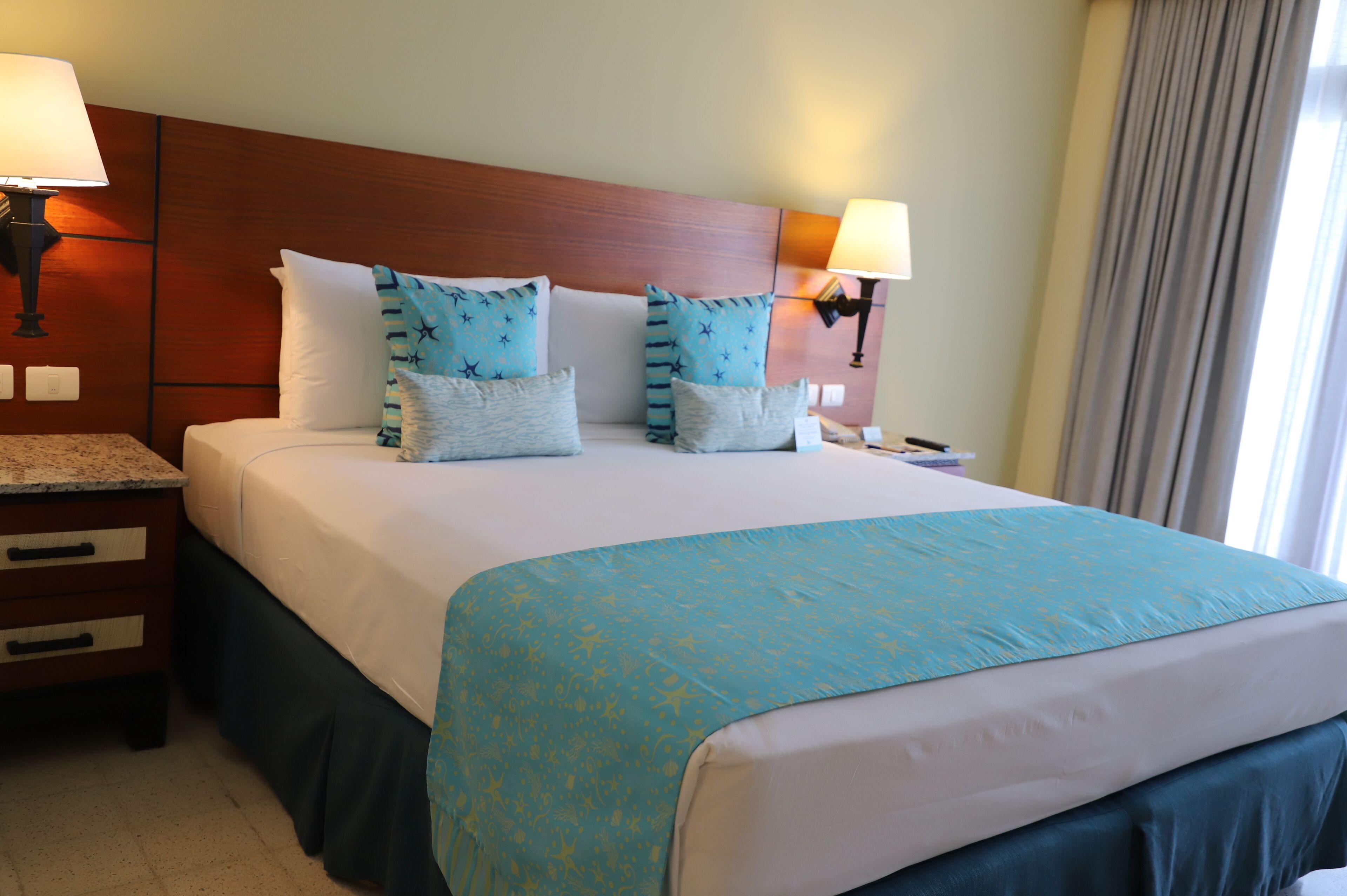 Superior King Garden View All Inclusive | Caja de seguridad en la habitación y tabla de planchar con plancha 