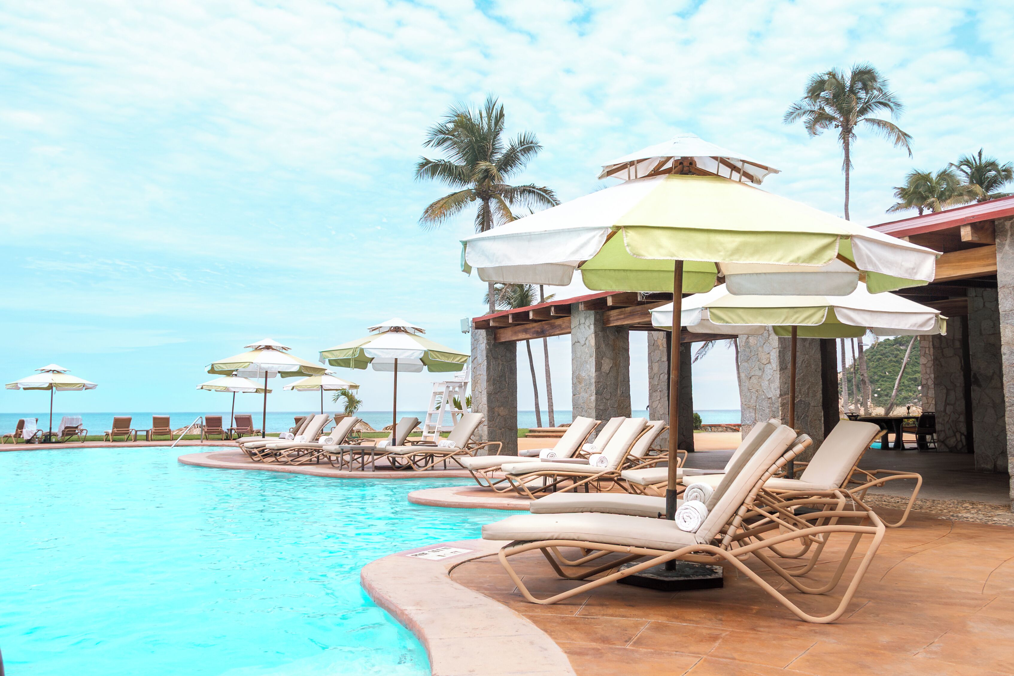 3 albercas al aire libre 