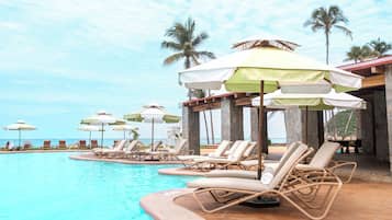 3 albercas al aire libre