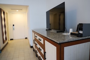 Superior Double Room, Garden View | Interior - Pierre Mundo Imperial All Inclusive (Acapulco)