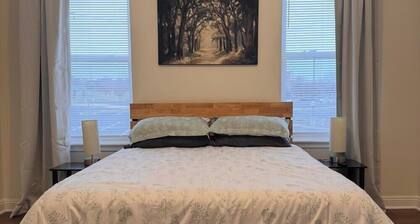 Spacious 4BR Soulard Townhouse near Downtown